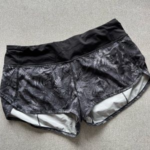 Lululemon Lined lower rise Speed Up Shorts